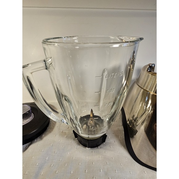 Oster Classic Series 16 Speed Blender Glass 5 Cup Jar Precise Blend All Metal - Picture 16 of 16